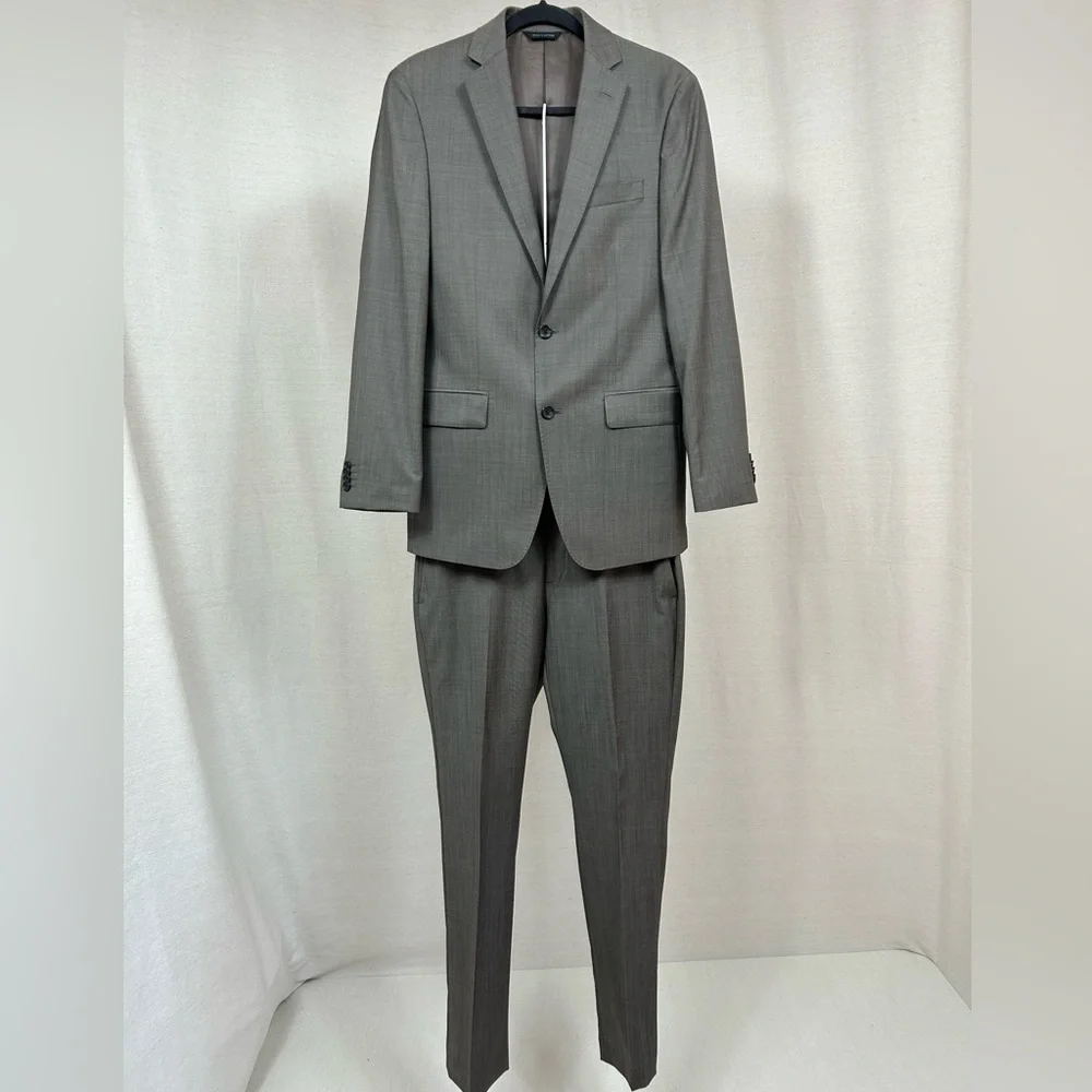 NWOT Marc Anthony Classic Single-Breasted Men’s Suit